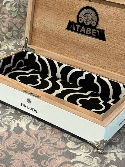 ATABEY White Jewelry Valet