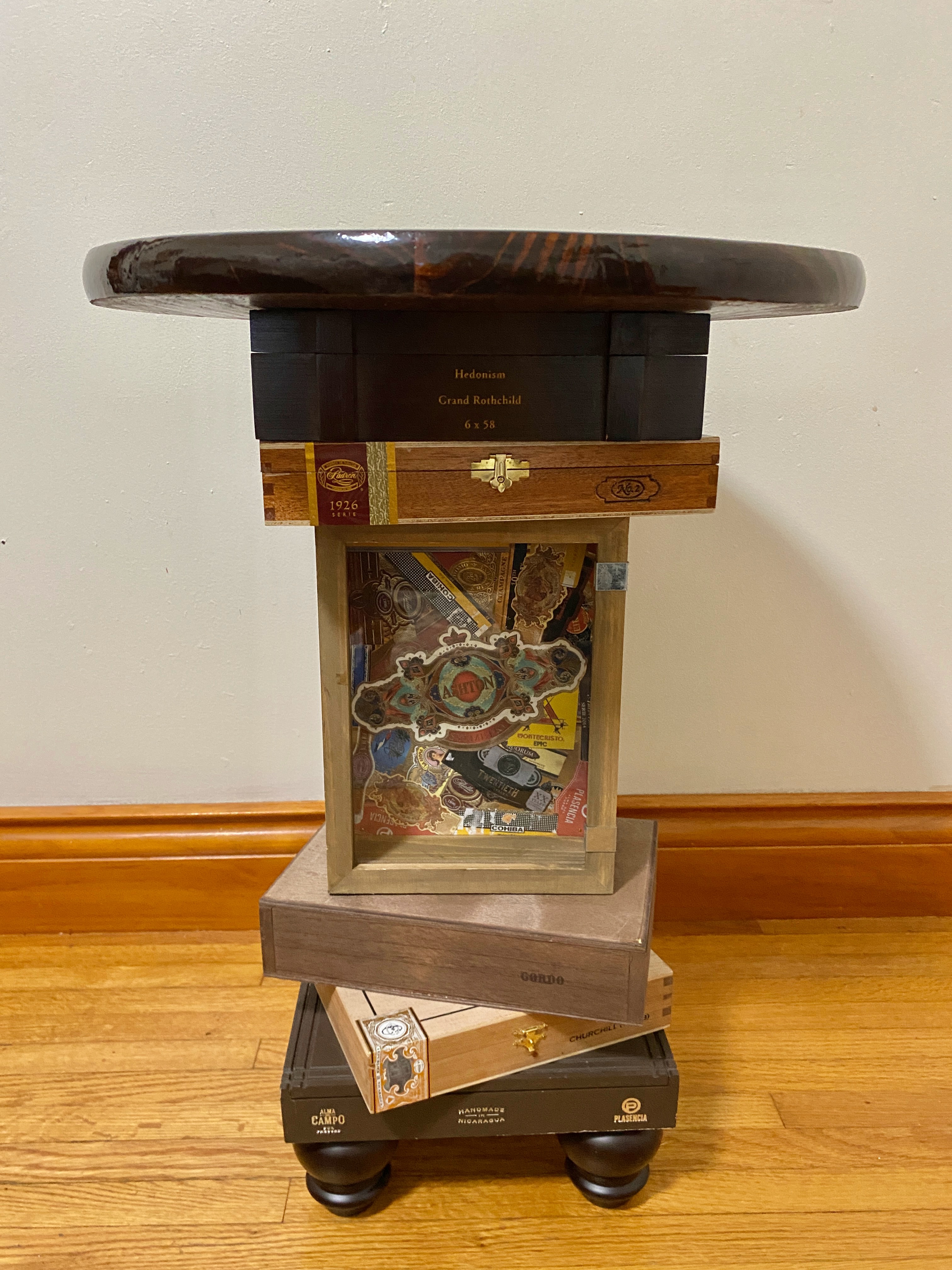 Cigar Ring Display Table