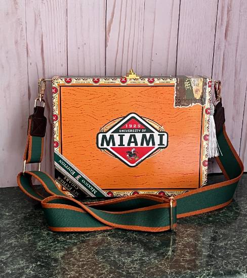 UM Purse