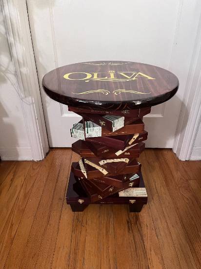 Oliva Swirl Cigar Table 