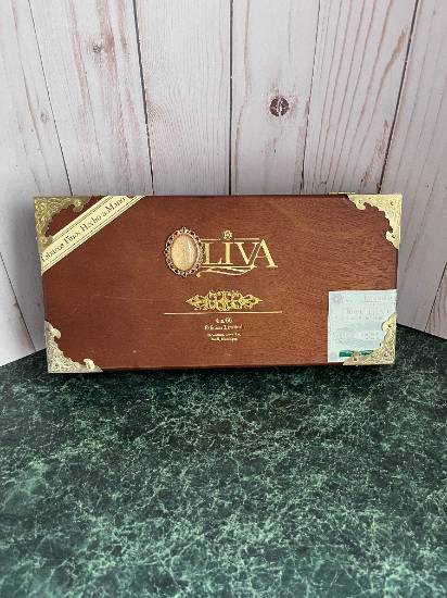 Oliva Clutch