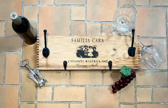 Familia Cara Wine Crate Key Hook