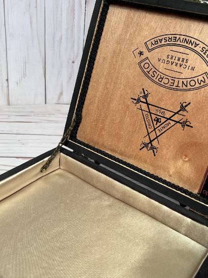 product Montecristo brown open.jpeg